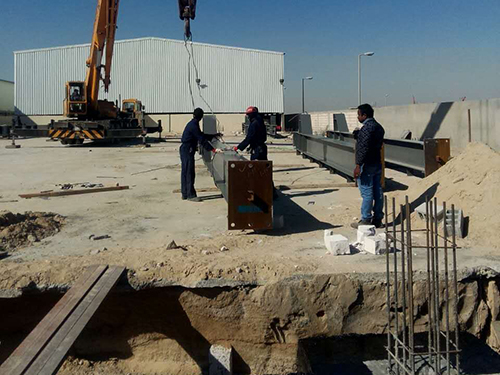 沙特钢结构工程钢柱吊装