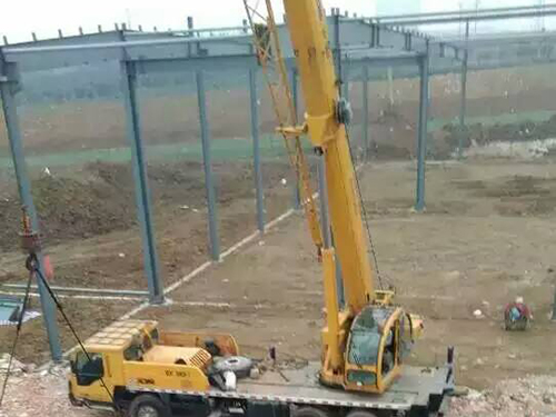 惠州钢结构厂房吊装